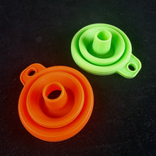 Load image into Gallery viewer, Sea Salt Grinder 3.1oz & Silicone Funnel